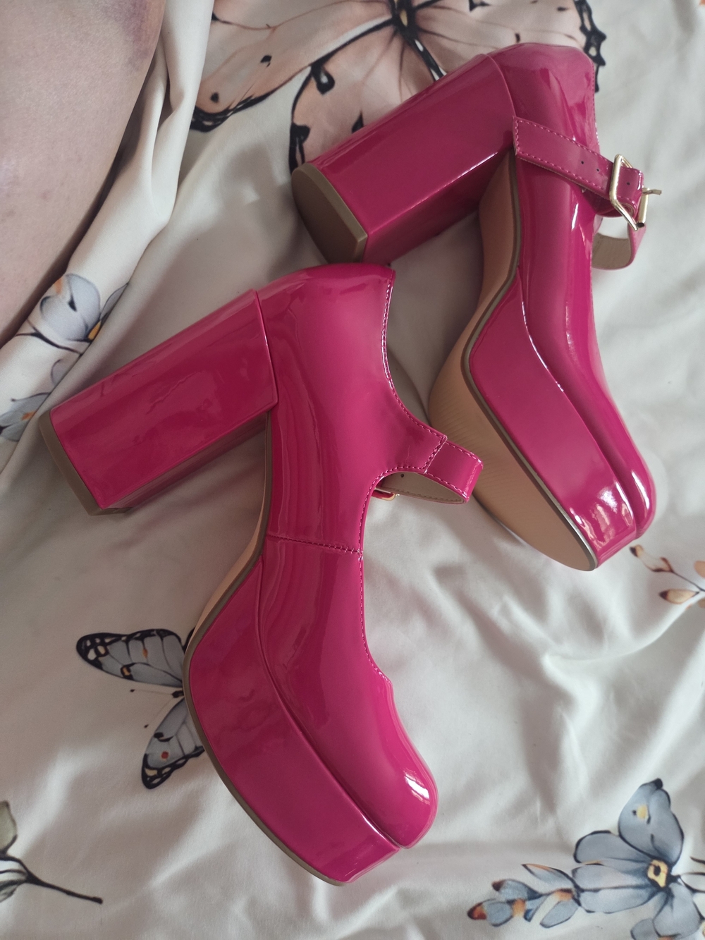 Coutgo Classic Mary Jane Patent Flats in Hot Pink Size 7 1/2 With 4 Inch Heels - Picture 4 of 9